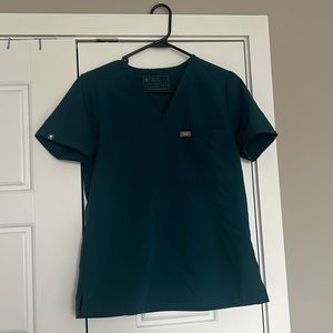 Figs Catarina One-Pocket Scrub Top in Carribean blue size SMALL